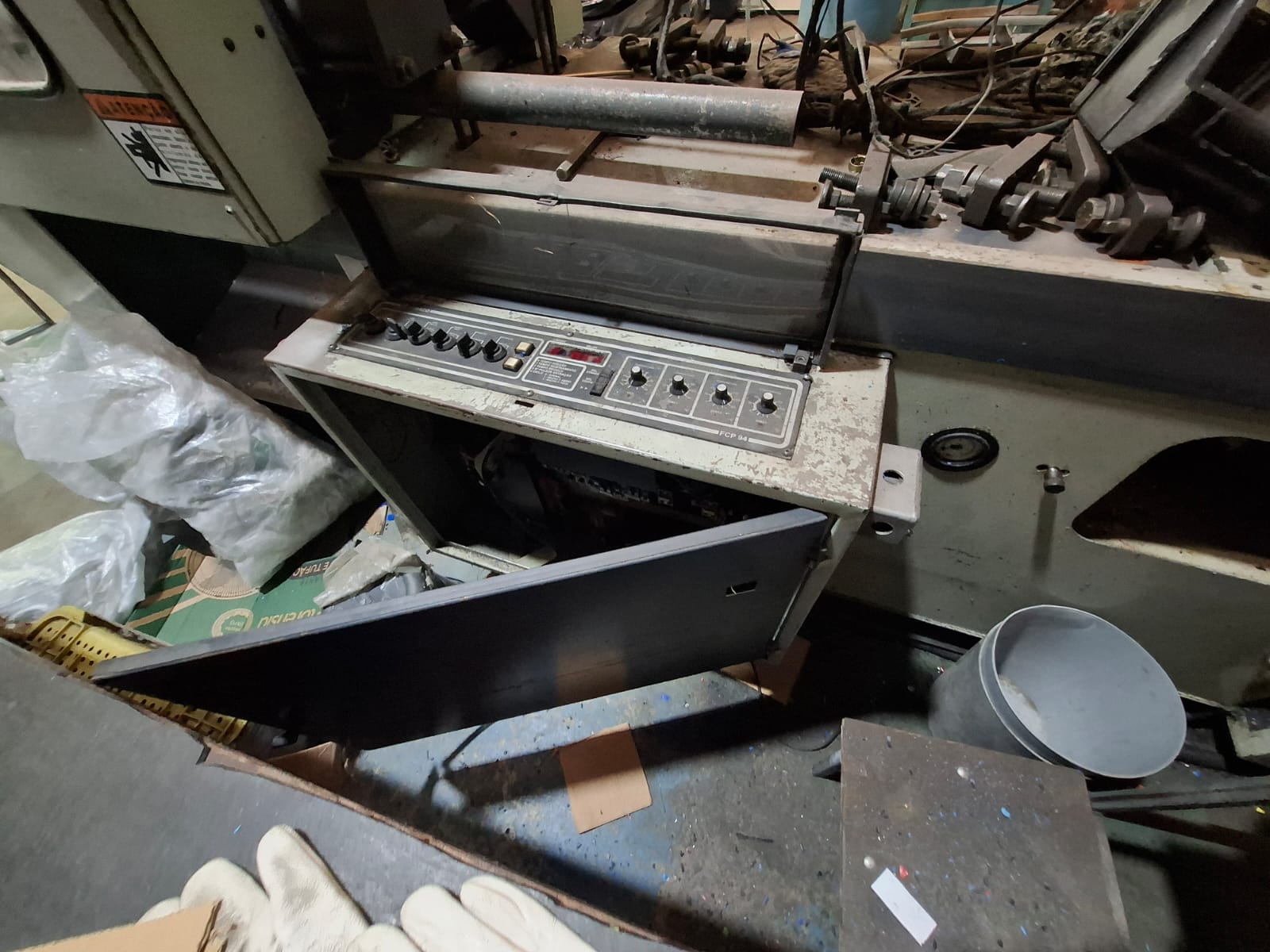 Injetora Himaco 140 ton